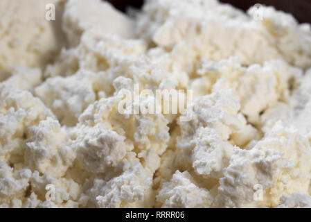 Frische hausgemachte weiße Hüttenkäse Makro Stockfoto