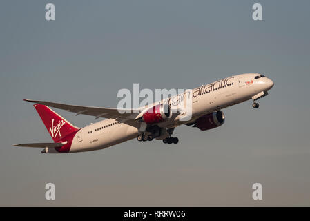 Virgin Atlantic Boeing 787 Dreamliner Jet Airliner Ebene G-VFAN vom Flughafen London Heathrow Großbritannien Airline Flight departure. Pin-up-Girl Named Stockfoto