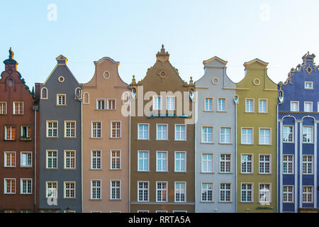 Danzig, Polen - AUGUST 2018: Lange Market Street, typischen bunten Dekorative mittelalterliche alte Häuser, Royal Route Architektur von mariacka Street ist eine Stockfoto