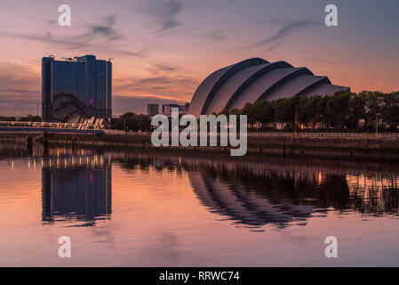 Glasgow/Schottland - 20. September 2016: Blick auf die SEC Armadillo über den Clyde River Stockfoto