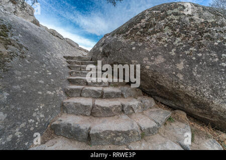 Celtic Vetton Sacred Space (Nemeton) Altar der Opfer in Granit, bekannt als Silla de Felipe II (Phillip II Chair) in Tablada Mountai geformt Stockfoto