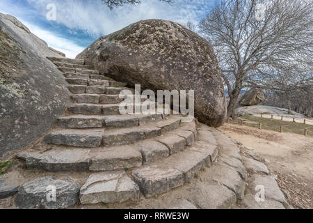 Celtic Vetton Sacred Space (Nemeton) Altar der Opfer in Granit, bekannt als Silla de Felipe II (Phillip II Chair) in Tablada Mountai geformt Stockfoto