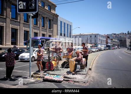 Musik Band auf den Straßen in Valparaíso, Chile Stockfoto