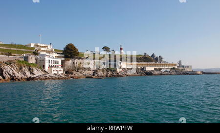 Plymouth, Devon, UK. 26. Februar, 2019. Ansicht von Westen von Plymouth Hoe Hoe. Die Hacke ist eine der beliebtesten Touristenattraktionen in Plymouth. Stockfoto