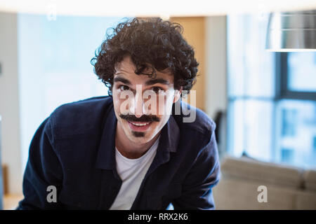 Lächelnder Mann Porträt Stockfoto