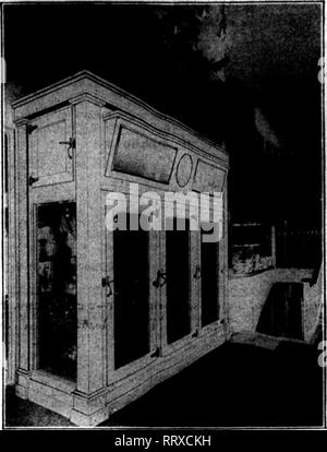 . Floristen Review [microform]. Blumenzucht. Sbptbmbbb 12, 1912. Die Floristen Überprüfung 33 der rechten Dlsplay 'ls Das grosse Geheimnis des Erfolges Iri ihre Buslriesis. Vielleicht haben Sie noch nie in dieser Kühlschrank Frage in ihrem wahren Licht sah. Die richtigen Blumen ist nur die halbe Miete. Verkaufen ist Ihre große Angelegenheit. Ein McCray Kühlschrank wird ein äußerst wichtiger Teil, um ihre Blumen in die Hände Ihrer Kunden und bekommen ihr Geld in Ihre Kassenschublade spielen. Hunderte von Floristen gefunden haben, um Ihre stetig wachsende profitieren. Sie haben festgestellt, dass zusätzlich zum Speichern von großen Mone Stockfoto