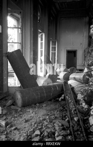 Berlin - Nachkriegsdeutschland - Berlin - Nachkriegsdeutschland, Juni 1946. Ein zerstörter Raum der Reichskanzlei. Zerstörte innere Zimmer in der Reichskanzlei in Berlin, 06/1946, I. 071-26 Berlin, Reichskanzlei Deutschland, nach WK 2. Stockfoto