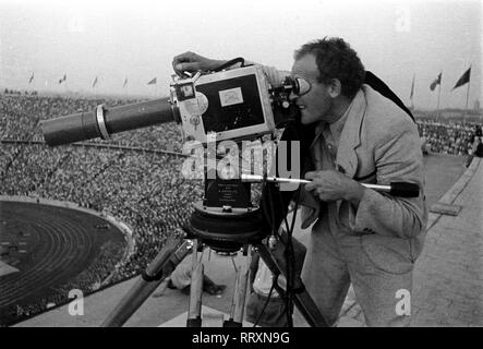 Olympischen Sommerspiele 1936 - Deutschland, Drittes Reich - Olympische Spiele, Olympische Sommerspiele 1936 in Berlin. Kameramann auf der olympischen Arena. Bild Datum August 1936. Foto Erich Andres Stockfoto