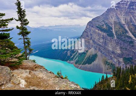 Blick auf Lake Louise von oben Stockfoto