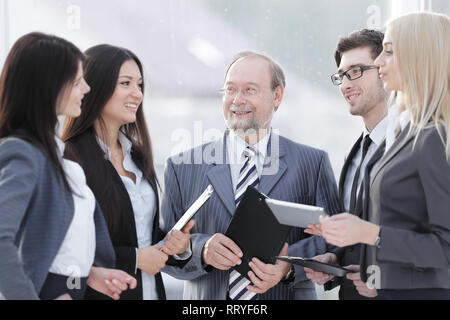 Business Team Dokumente stehen im modernen Büro. Stockfoto