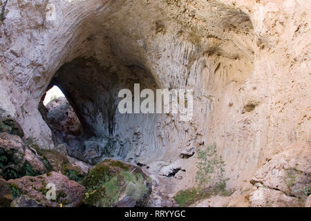 Tonto Natural Bridge ist ein Natural Arch in Arizona, Usa, dass geglaubt wird, um die größte natürliche Brücke Travertin zu sein in der Welt. Stockfoto