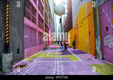 Downtown Vancouver, British Columbia, Kanada - Dezember 31, 2018: Bunte alleyvay in der städtischen Straßen. Stockfoto