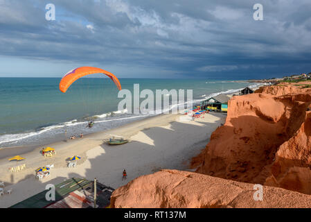 Canoa Quebrada, Brasilien - 18. Januar 2019: Der Strand von Canoa Quebrada auf Brasilien Stockfoto