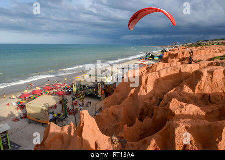 Canoa Quebrada, Brasilien - 18. Januar 2019: Der Strand von Canoa Quebrada auf Brasilien Stockfoto