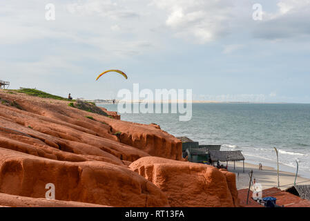 Canoa Quebrada, Brasilien - 18. Januar 2019: Der Strand von Canoa Quebrada auf Brasilien Stockfoto