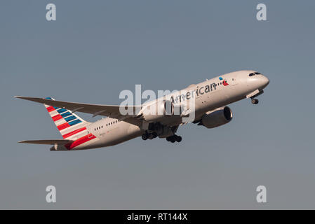 American Airlines Boeing 787 Dreamliner Jet Airliner Ebene N803 AL vom London Heathrow Flughafen, Großbritannien. Flug Abflug Stockfoto