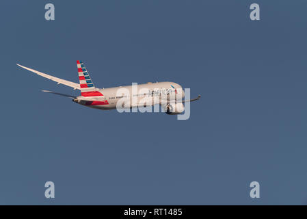 American Airlines Boeing 787 Dreamliner Jet Airliner Ebene N803 AL vom London Heathrow Flughafen, Großbritannien. Flug Abflug Stockfoto