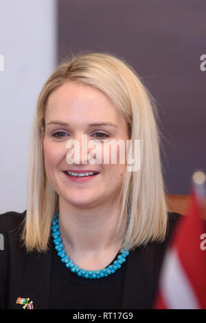 Riga, Lettland. 27 Feb, 2019. Edgars Rinkevics, Minister für auswärtige Angelegenheiten Lettlands Treffen mit Helen McEntee Minister für Europäische Angelegenheiten, Fine Gael, Irland. Credit: gints Ivuskans/Alamy leben Nachrichten Stockfoto