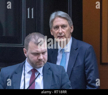London, Großbritannien. 27. Feb 2019. Philip Hammond MP PC, Schatzkanzler, Blätter 11 Downing Street, London Quelle: Ian Davidson/Alamy leben Nachrichten Stockfoto