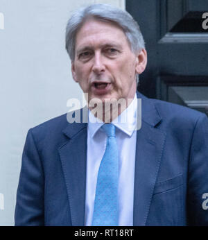 London, Großbritannien. 27. Feb 2019. Philip Hammond MP PC, Schatzkanzler, Blätter 11 Downing Street, London Quelle: Ian Davidson/Alamy leben Nachrichten Stockfoto