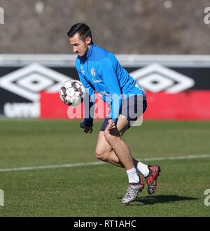 Gelsenkirchen, Deutschland. 27 Feb, 2019. firo: 27.02.2019, Fußball, 1.Bundesliga, Saison 2018/2019, FC Schalke 04, Ausbildung, Steven Skrzybski | Verwendung der weltweiten Kredit: dpa/Alamy leben Nachrichten Stockfoto