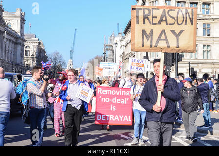 London, Großbritannien. 27 Feb, 2019. Pro Brexit Mitkämpfer gegenüber dem Unterhaus. Credit: Claire Doherty/Alamy leben Nachrichten Stockfoto