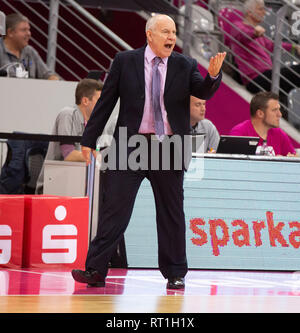 Bonn, Deutschland. 27 Feb, 2019. Bonn, Deutschland, 27. Februar 2019, Basketball, BBL, Bundesliga Telekom Baskets Bonn vs. Eisbaeren unterlagen Bremerhaven: Headcoach Dan Panaggio (Bremerhaven). Credit: Jürgen Schwarz/Alamy leben Nachrichten Stockfoto