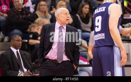 Bonn, Deutschland. 27 Feb, 2019. Bonn, Deutschland, 27. Februar 2019, Basketball, BBL, Bundesliga Telekom Baskets Bonn vs. Eisbaeren unterlagen Bremerhaven: Headcoach Dan Panaggio (Bremerhaven). Credit: Jürgen Schwarz/Alamy leben Nachrichten Stockfoto