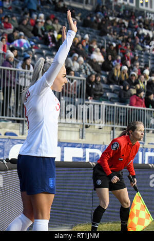 England's Frauen Fußball WM 2019 freundlich - Alex Steiner in der SheBelieves Schale mit der England Frauen Fußball-Mannschaft im Vergleich zu der Brasilien Frauen Fußball-Team. Professionelle Frauen Fußballer auf dem Spielfeld. Credit: Don Mennig/Alamy leben Nachrichten Stockfoto