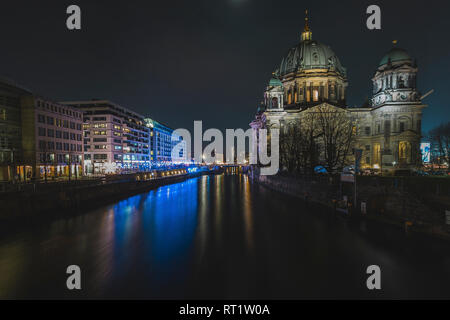 Deutschland, Berlin, Berlin-Mitte, der Berliner Dom und Friedrichs Bridge bei Nacht Stockfoto