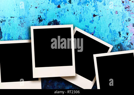 Die leere Vintage Bilder auf Blau grunge Hintergrund Stockfoto