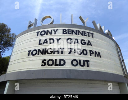 HOLLYWOOD, CA - 30. Mai: einen allgemeinen Überblick über das Festzelt an Tony Bennett und Lady Gaga' Wange an Wange"-Tour am 30. Mai 2015 in der Hollywood Bowl in Hollywood, Kalifornien. Foto von Barry King/Alamy Stock Foto Stockfoto