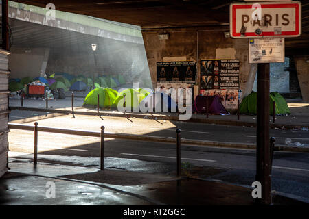 Flüchtlingslager 2019 Paris Porte de la Chapelle Stockfoto