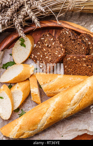Hausgemachtes Brot in Houten Stockfoto
