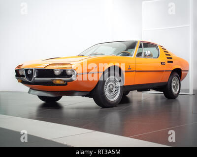 ARESE, ITALIEN - Februar 13, 2019: 1970 Alfa Romeo Montreal in das Alfa Romeo Museum (Museo Storico Alfa Romeo) Stockfoto