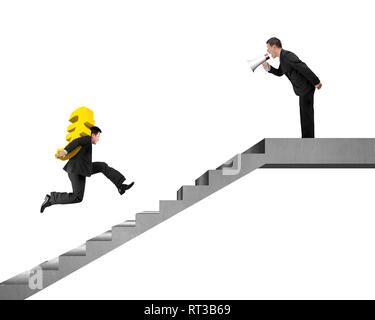 Geschäftsmann, Leader, Chef zur Befestigung des Lautsprechers an Mitarbeiter Euro tragen, die auf Beton Treppe Stockfoto