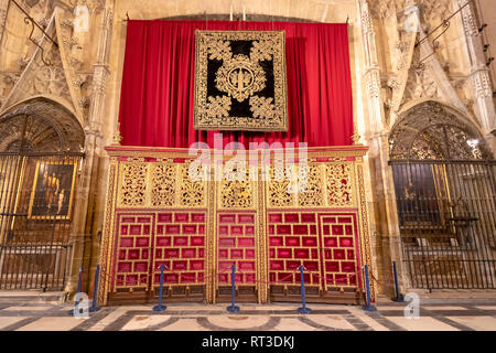 Sevilla, Spanien - Januar 13, 2019: das Innere der Kathedrale der Heiligen Maria des Siehe, Andalusien, Spanien Stockfoto