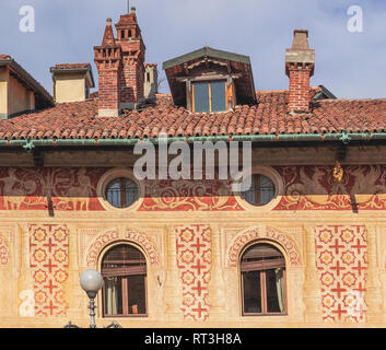 Dekorationen auf die Fassaden der Paläste der mittelalterlichen Platz von Vigevano - Italien Stockfoto