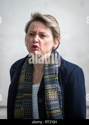 Gäste bei der BBC anreisen, für die Andrew Marr Show, London, UK bietet: Yvette Cooper MP Wo: London, Vereinigtes Königreich, wenn: 27 Jan 2019 Credit: Wheatley/WANN Stockfoto