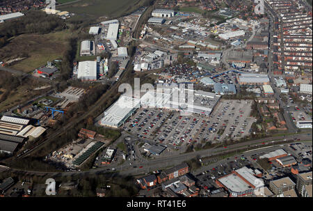 Luftaufnahme von Woodfields Retail Park von Bury BL 9 5, Schale, Stockfoto