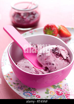 Babys gefrorener Joghurt Stockfoto