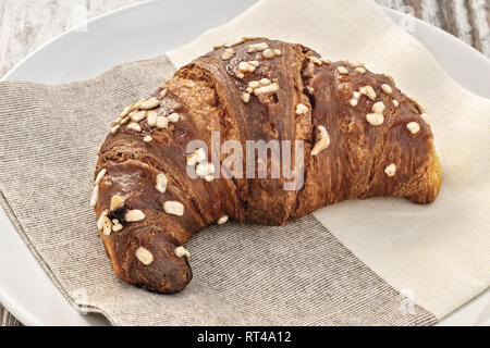 Brioche nel Piatto fronte Sopra Stockfoto