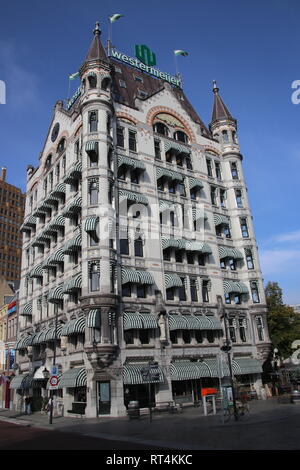 Het Witte Huis, das Weiße Haus in Englisch, die im Jahre 1898 in Rotterdam in den Niederlanden. Es war lange Zeit das höchste Bürogebäude in Europa Stockfoto