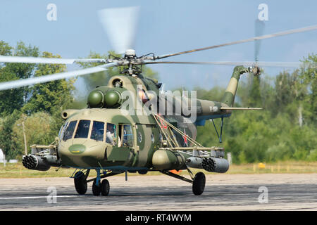 Eine russische Raumfahrt Kräfte Mi-8 Helikopter AMTSh. Stockfoto