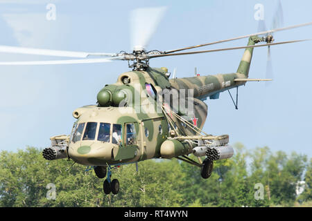 Eine russische Raumfahrt Kräfte Mi-8 Helikopter AMTSh. Stockfoto