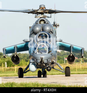 Ein Kasachstan Air Defence Forces Mi-35M Gunship. Stockfoto