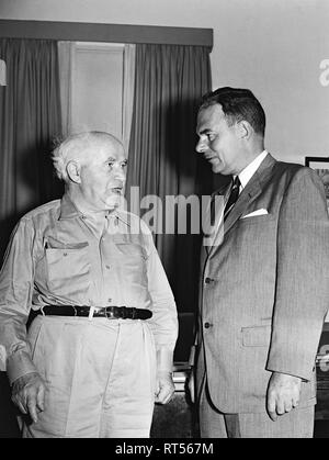 Der ehemalige Gouverneur von New York Thomas E.Dewey besuchen Ministerpräsident David Ben Gurion. Stockfoto