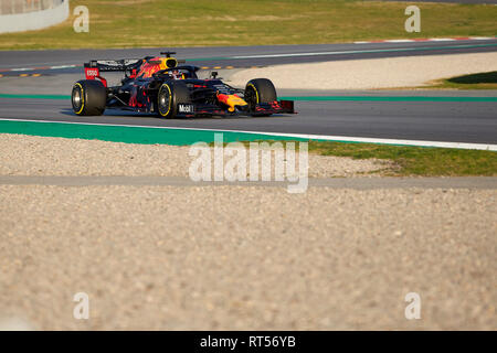 Max Verstappen (Aston Martin Red Bull Racing) RD 15 Auto, in Aktion gesehen im Winter Testtagen auf dem Circuit de Catalunya in Montmelo (Katalonien). Stockfoto