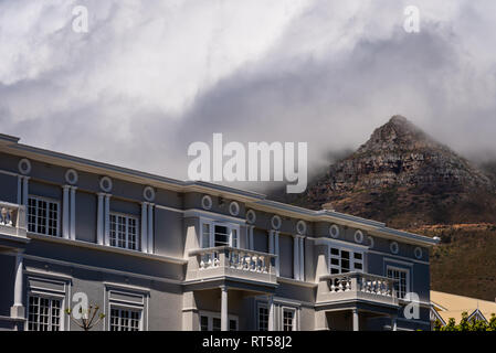 Suchen bis hin zu einer Wolke Tafelberg, Kapstadt, Südafrika Stockfoto