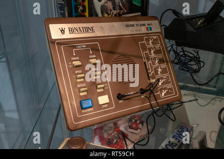 Ein binatone Farb-TV Spiel Mk6 aus den 70er Jahren, York Castle Museum, York, Yorkshire, Großbritannien. Stockfoto